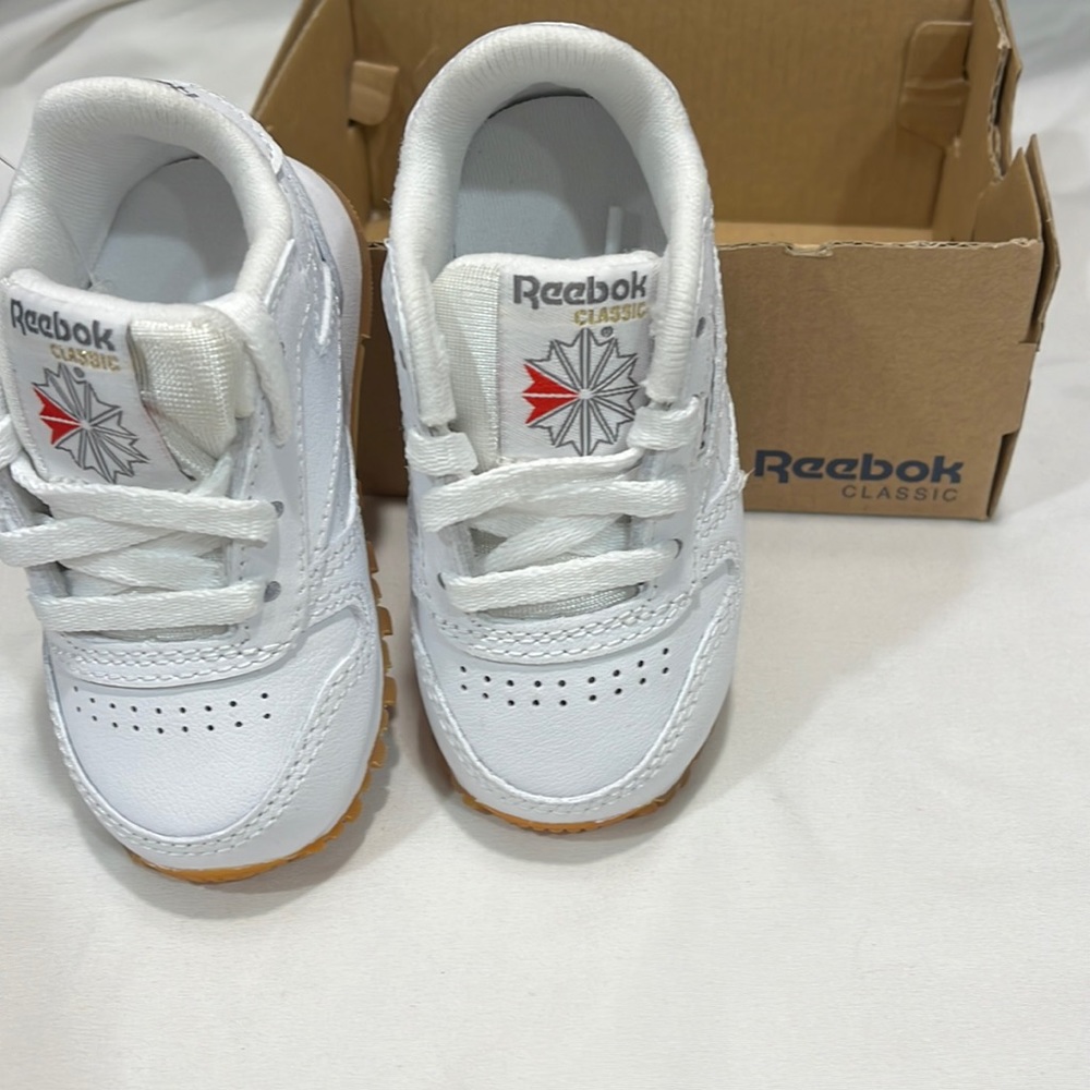 NEW Reebok baby sneakers
